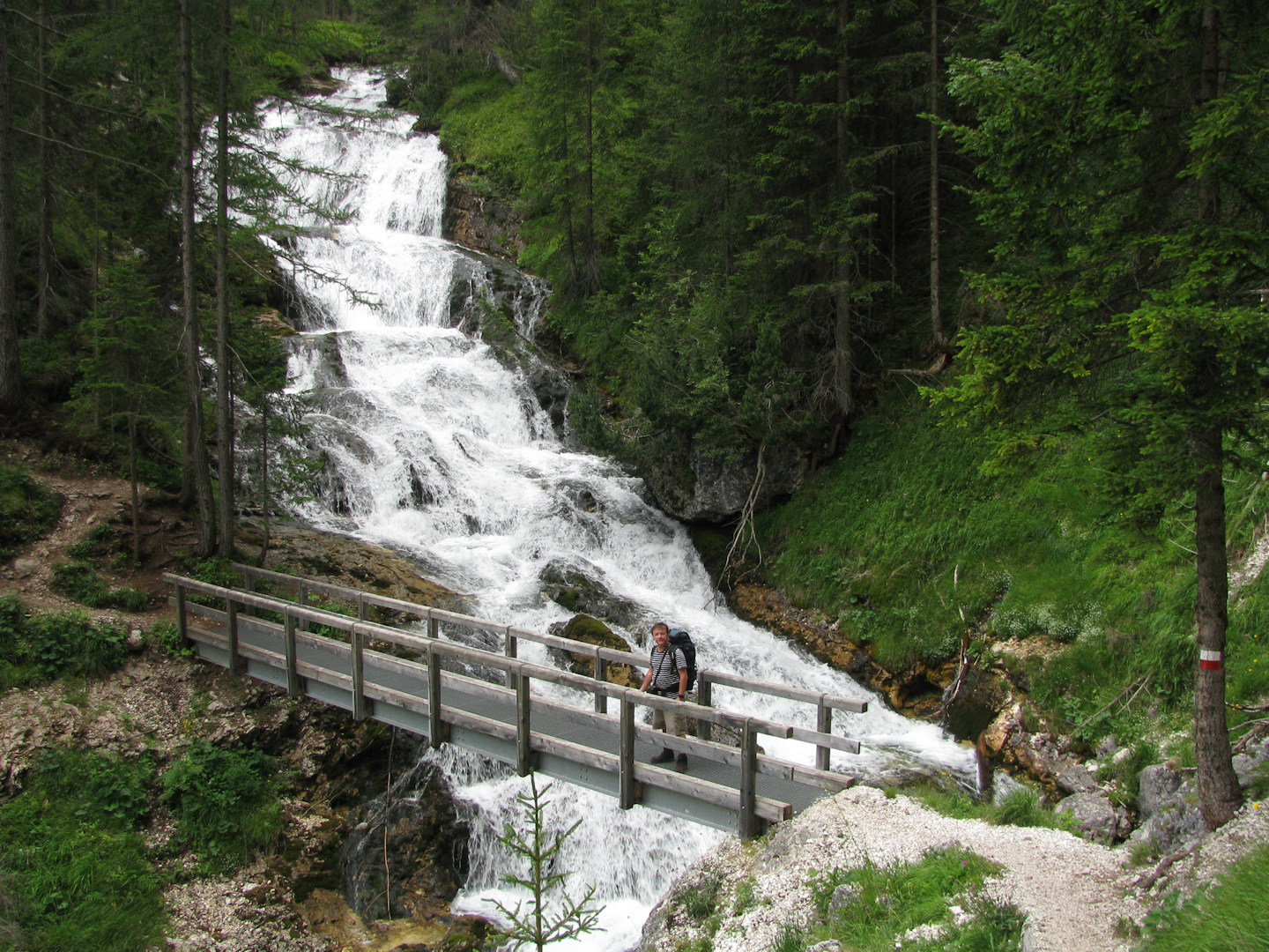 Dolomity. Wodospady Fanes.