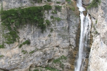 Dolomity. Wodospady Fanes.