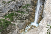 Dolomity. Wodospady Fanes.