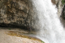 Dolomity. Wodospady Fanes.
