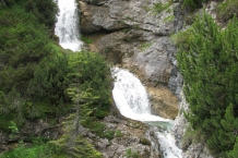 Dolomity. Wodospady Fanes.