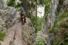 Dolomity. Wodospady Fanes.