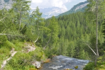 Dolomity. Wodospady Fanes.