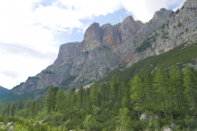 Dolomity. Wodospady Fanes.